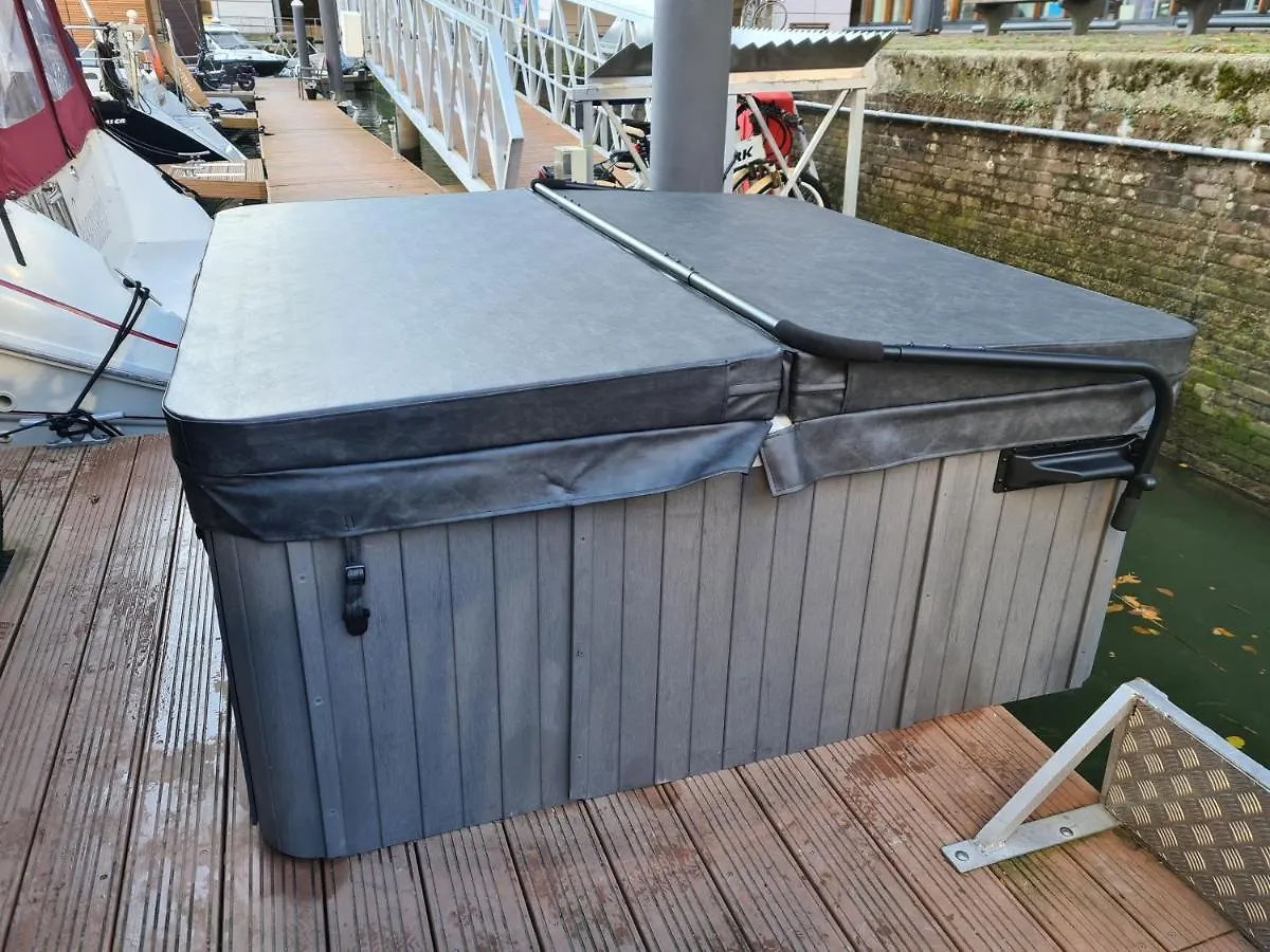 Wikkelboats At Wijnhaven Hotel Rotterdam Netherlands