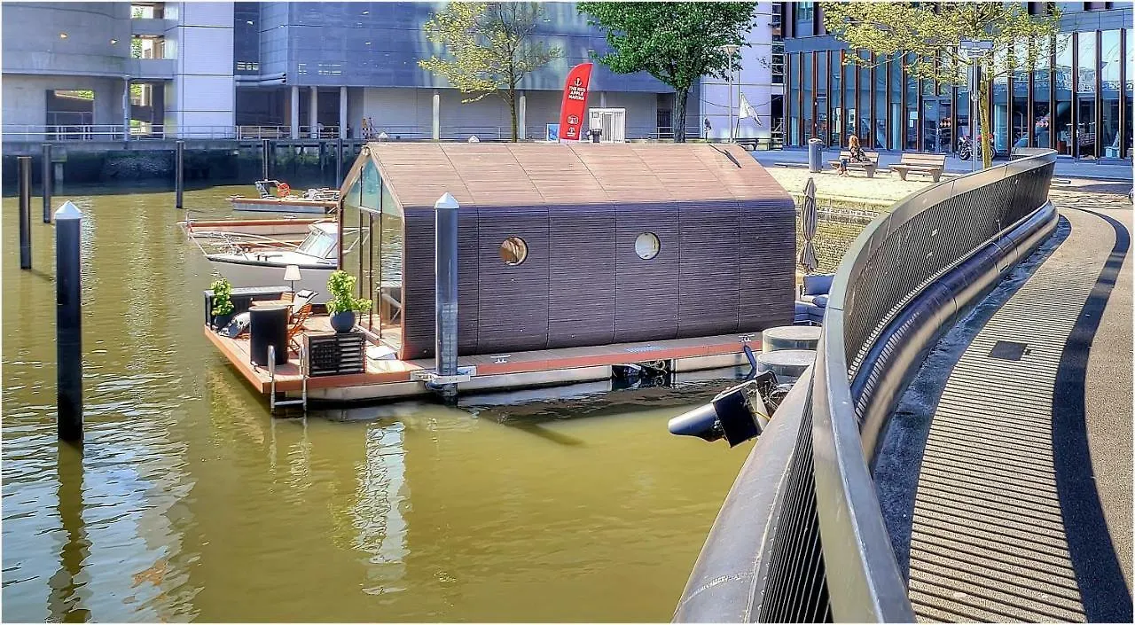 Wikkelboats at Wijnhaven Hotel Rotterdam 0*,  Holland