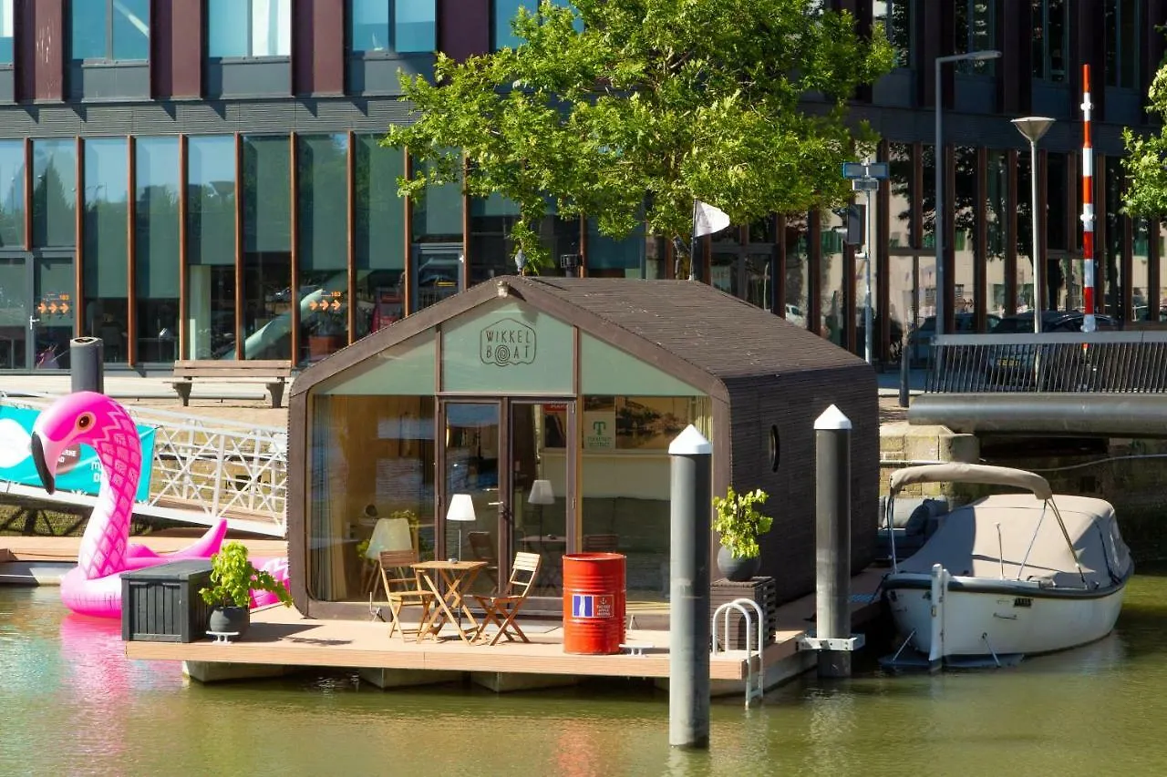 Wikkelboats at Wijnhaven Hotel Rotterdam